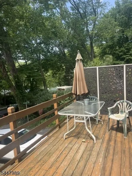 74 Lakeside Dr North Liberty, NJ 07823