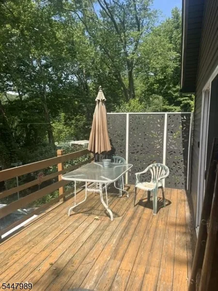 74 Lakeside Dr North Liberty, NJ 07823