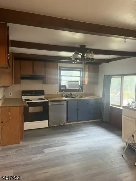 74 Lakeside Dr North Liberty, NJ 07823