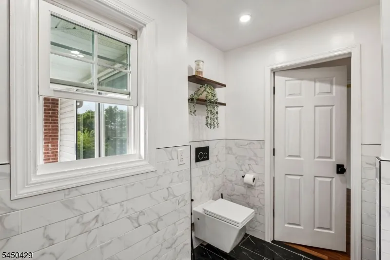 15 Musconetcong Ave Hopatcong, NJ 07843