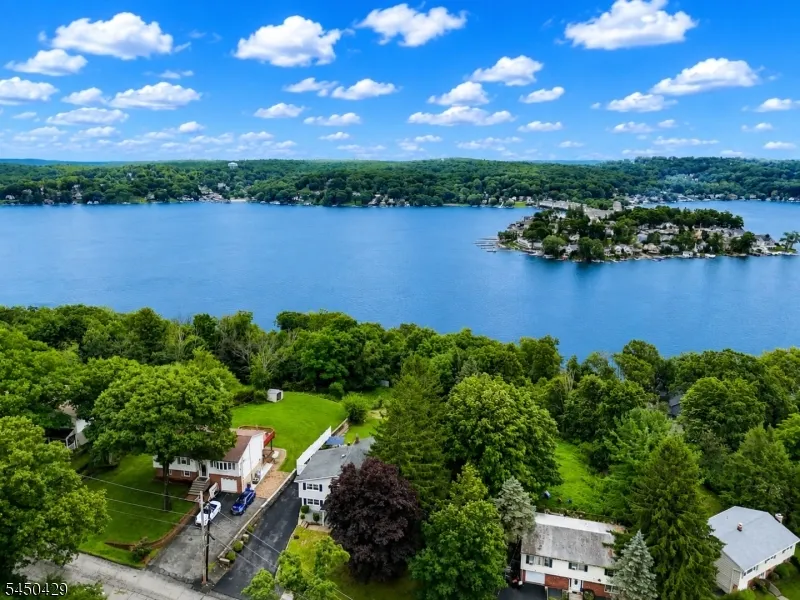 15 Musconetcong Ave Hopatcong, NJ 07843