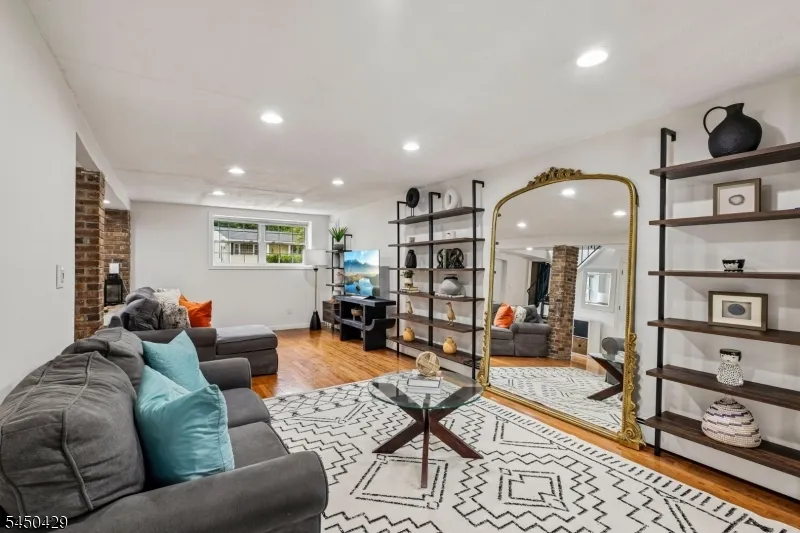 15 Musconetcong Ave Hopatcong, NJ 07843