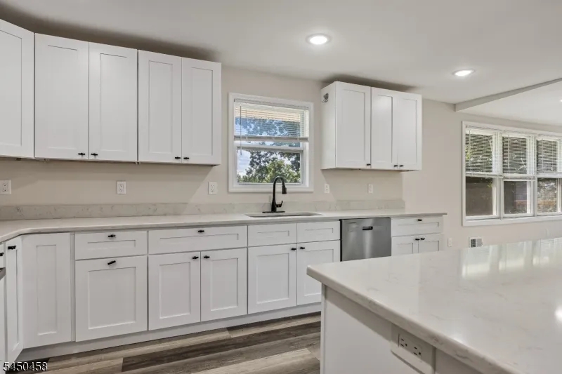 55 Shawnee Ave Rockaway, NJ 07866