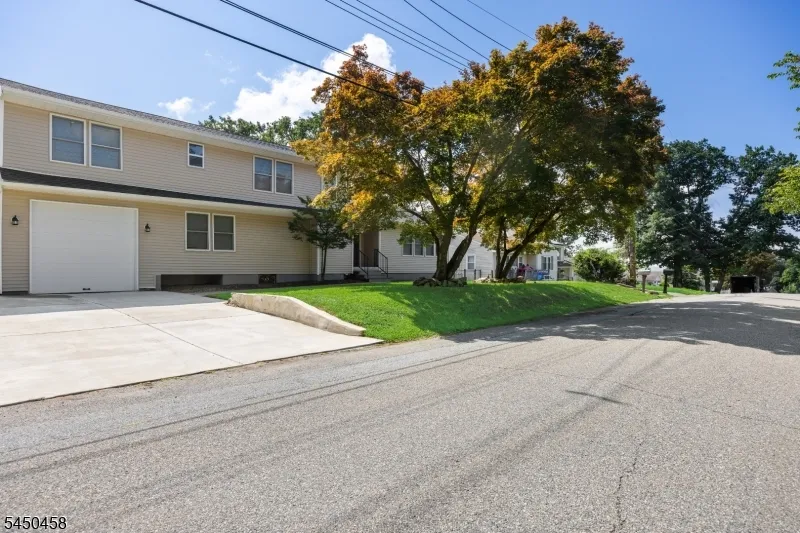 55 Shawnee Ave Rockaway, NJ 07866