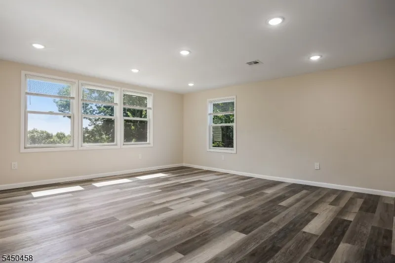 55 Shawnee Ave Rockaway, NJ 07866