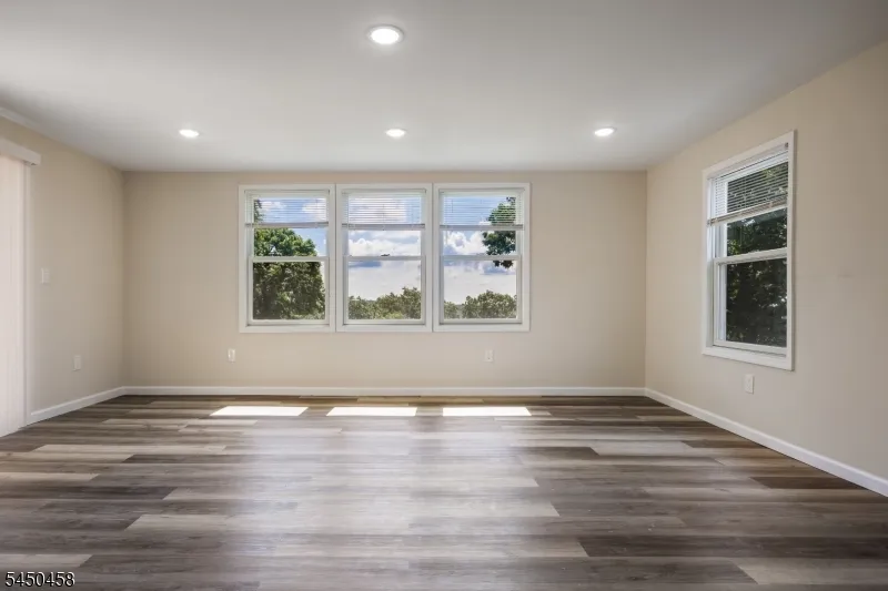 55 Shawnee Ave Rockaway, NJ 07866