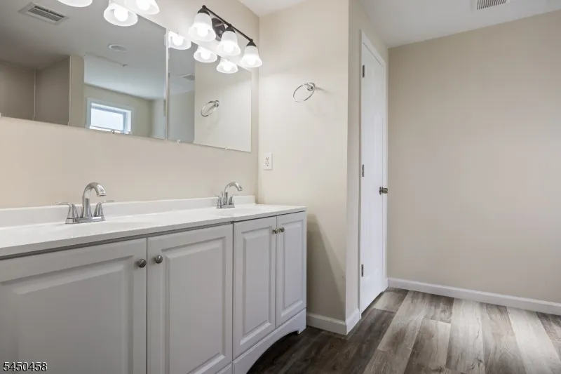 55 Shawnee Ave Rockaway, NJ 07866