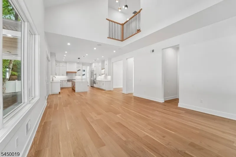 54 Martin Rd Livingston, NJ 07039
