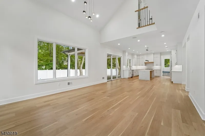 54 Martin Rd Livingston, NJ 07039