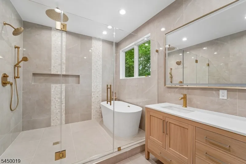 54 Martin Rd Livingston, NJ 07039