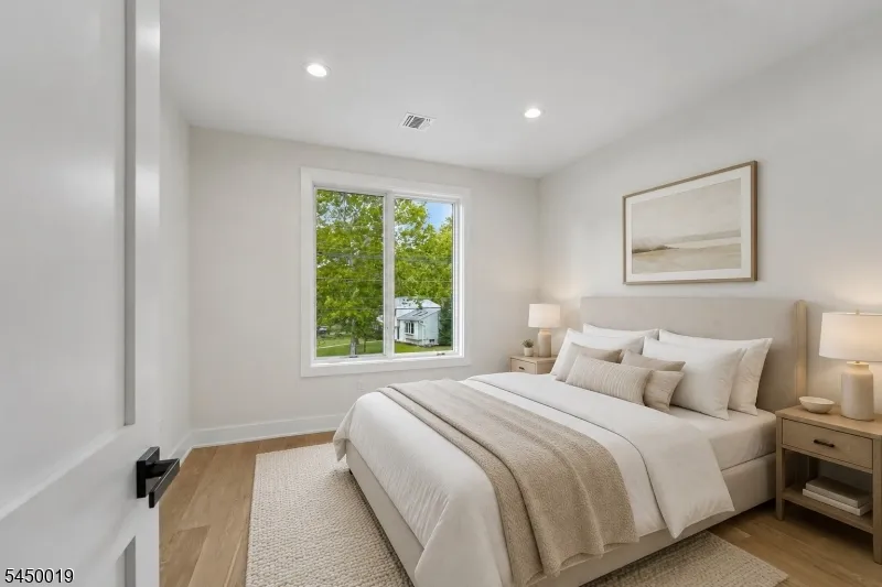 54 Martin Rd Livingston, NJ 07039