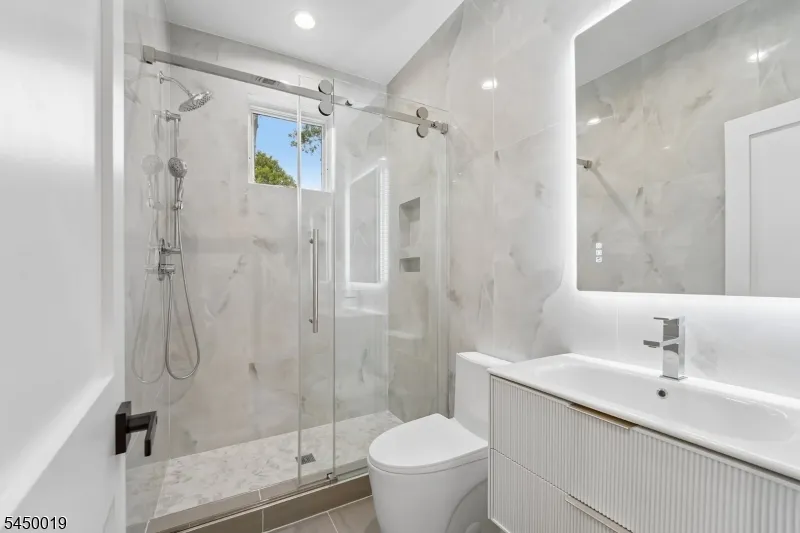 54 Martin Rd Livingston, NJ 07039