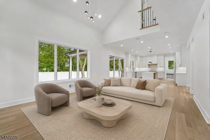 54 Martin Rd Livingston, NJ 07039
