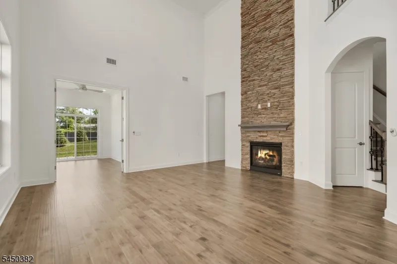22 Samjan Cir Robbinsville, NJ 08520