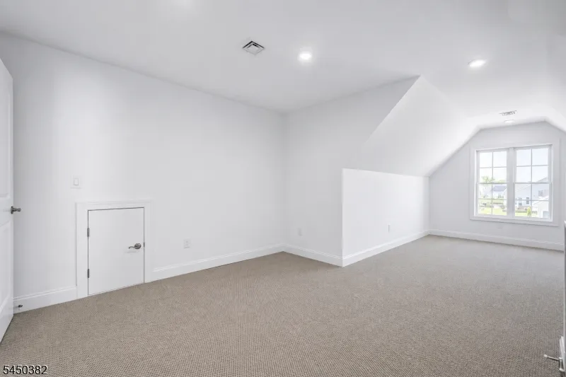 22 Samjan Cir Robbinsville, NJ 08520