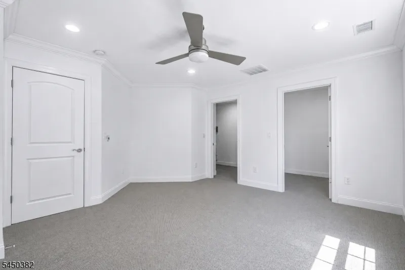 22 Samjan Cir Robbinsville, NJ 08520