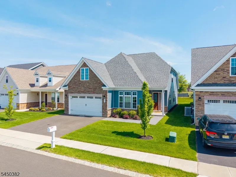 22 Samjan Cir Robbinsville, NJ 08520