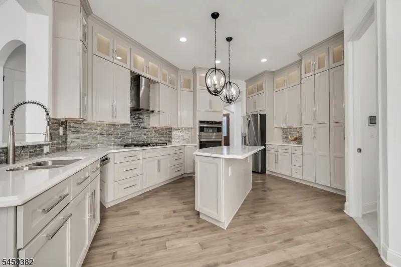 22 Samjan Cir Robbinsville, NJ 08520