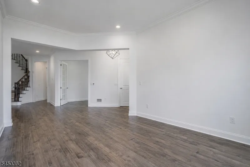 22 Samjan Cir Robbinsville, NJ 08520