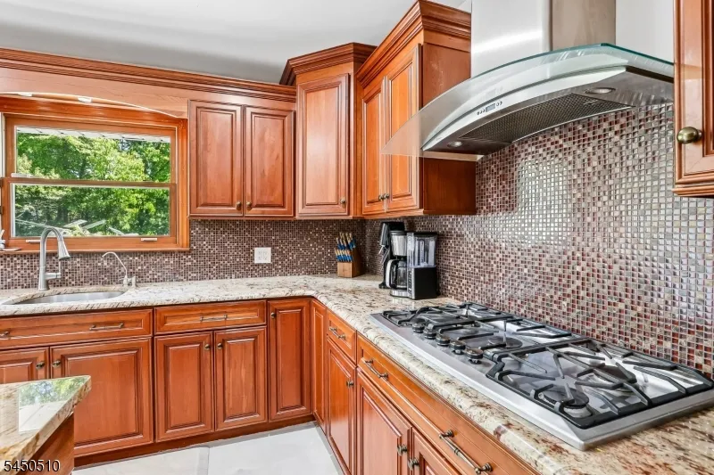 881 Bordentown Ave Sayreville, NJ 08879