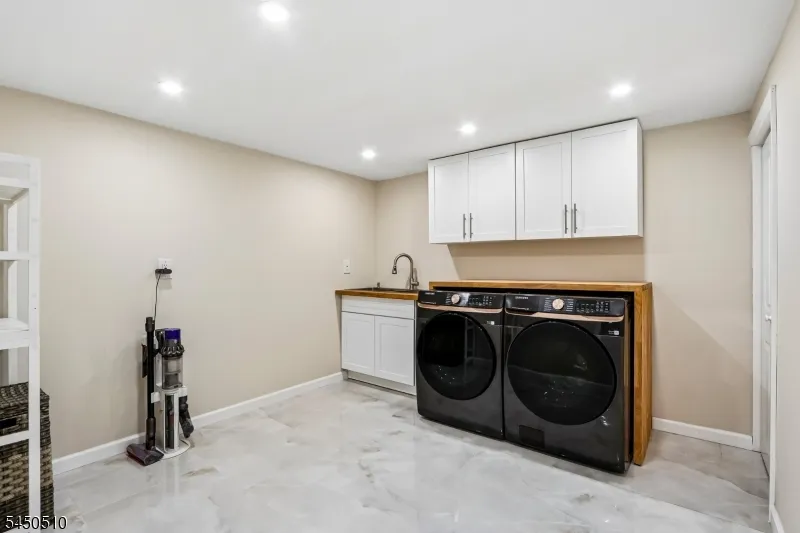 881 Bordentown Ave Sayreville, NJ 08879
