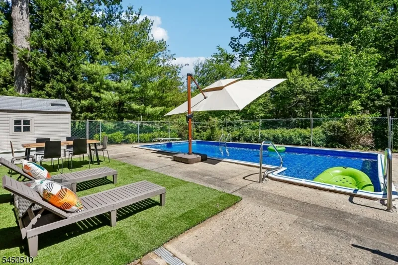 881 Bordentown Ave Sayreville, NJ 08879