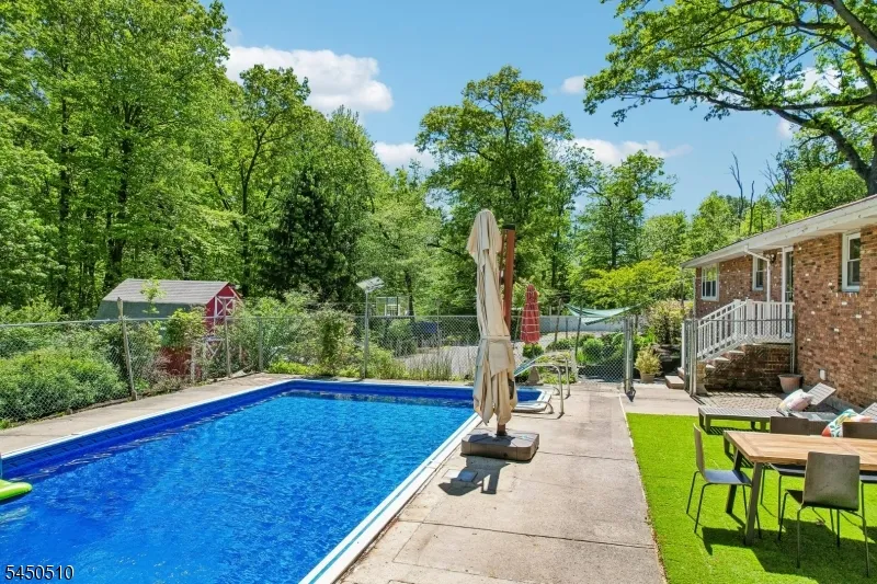 881 Bordentown Ave Sayreville, NJ 08879
