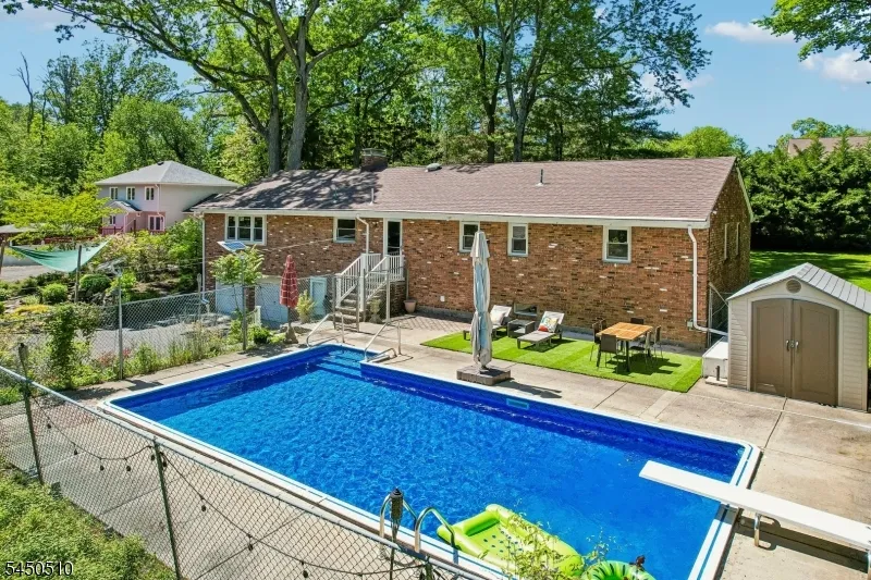 881 Bordentown Ave Sayreville, NJ 08879