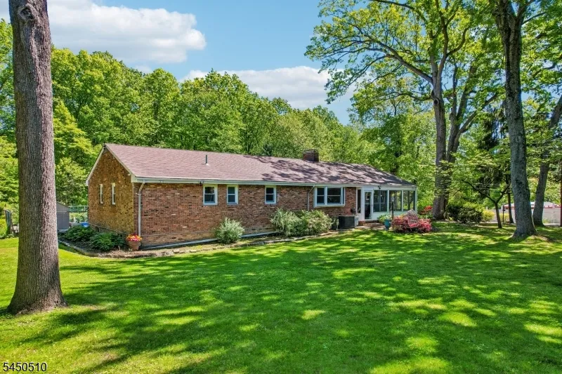 881 Bordentown Ave Sayreville, NJ 08879