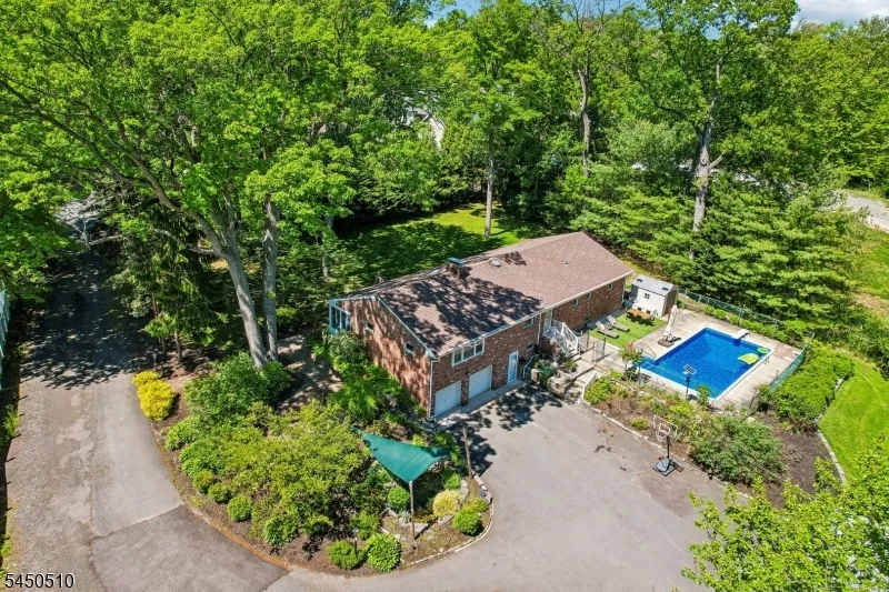 881 Bordentown Ave Sayreville, NJ 08879