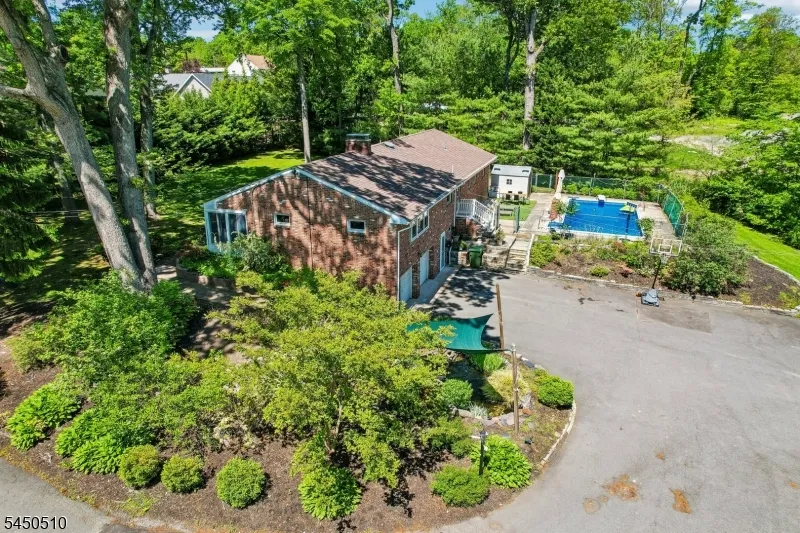 881 Bordentown Ave Sayreville, NJ 08879