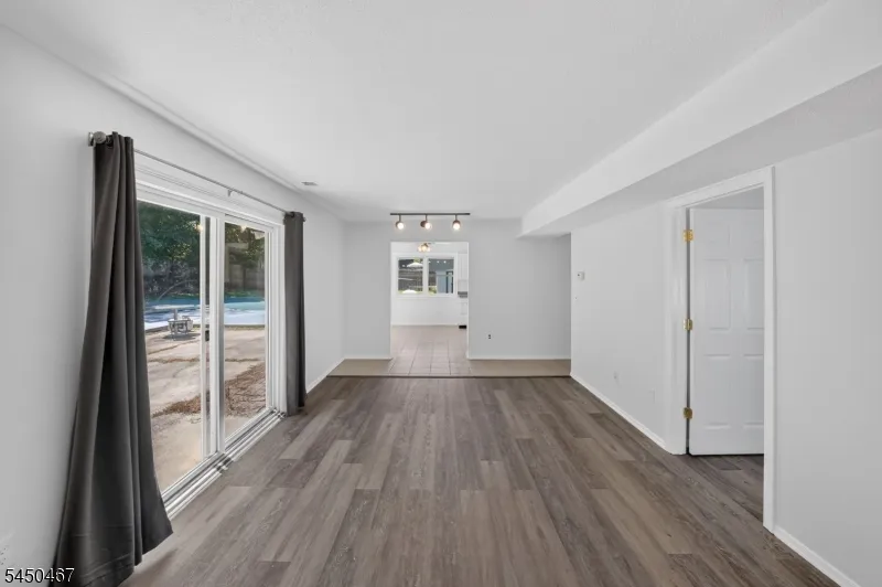 15 Harper Rd South Brunswick, NJ 08852