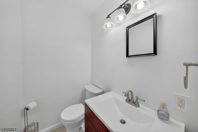 15 Harper Rd South Brunswick, NJ 08852
