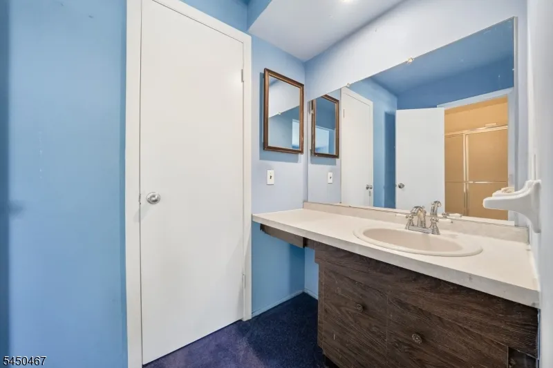 15 Harper Rd South Brunswick, NJ 08852