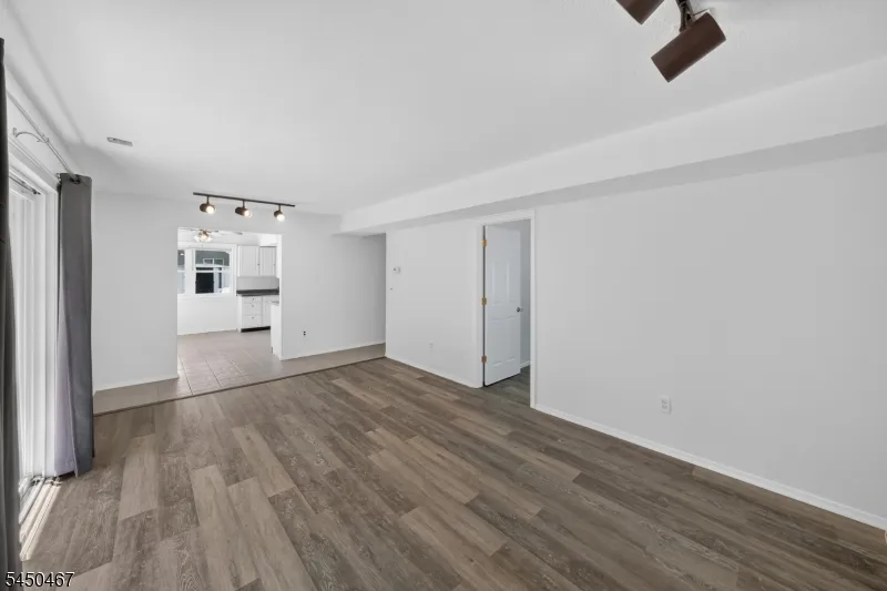 15 Harper Rd South Brunswick, NJ 08852