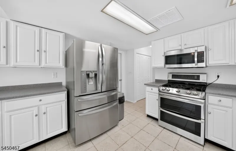 15 Harper Rd South Brunswick, NJ 08852