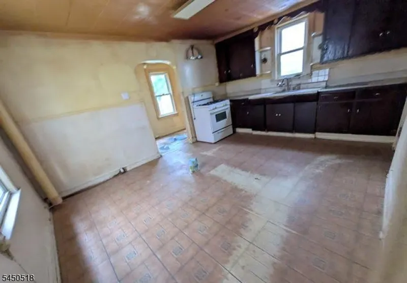 376 Myrtle Ave Irvington, NJ 07111