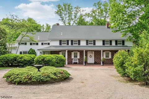 164 E Saddle River Rd