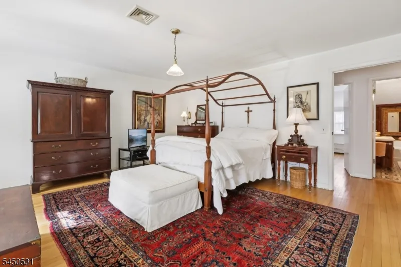 164 E Saddle River Rd Saddle River, NJ 07458