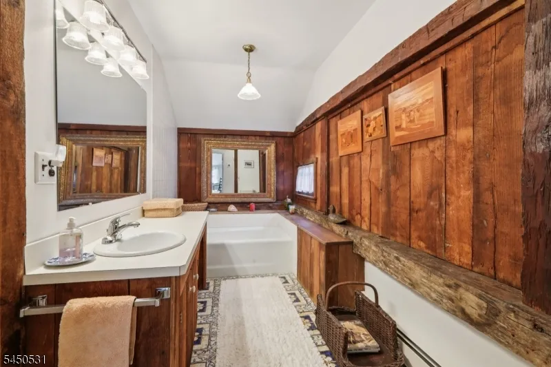 164 E Saddle River Rd Saddle River, NJ 07458