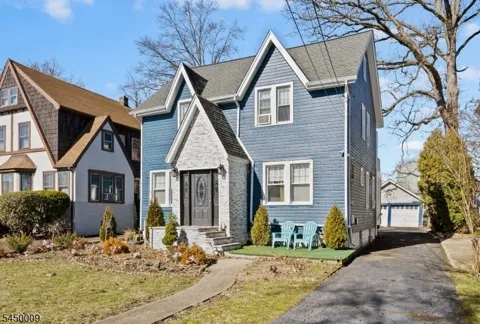 884 Townley Ave