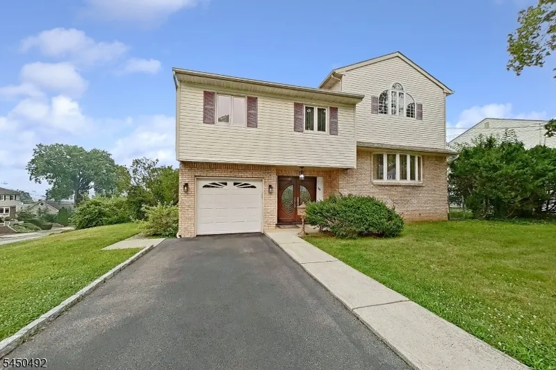 56 Eaton Pl Bloomfield, NJ 07003