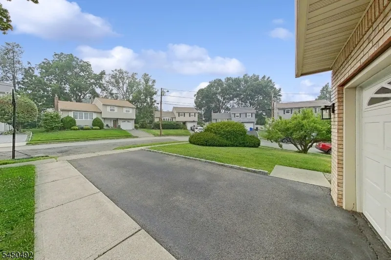 56 Eaton Pl Bloomfield, NJ 07003