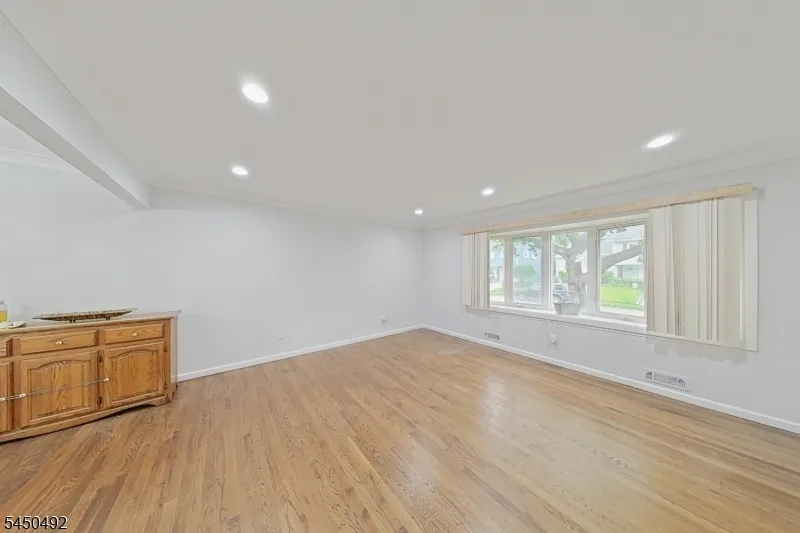 56 Eaton Pl Bloomfield, NJ 07003