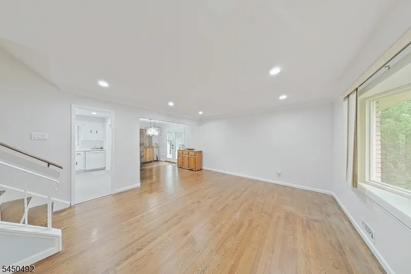 56 Eaton Pl Bloomfield, NJ 07003