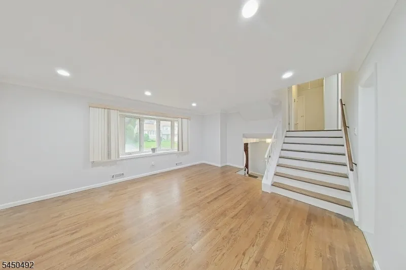56 Eaton Pl Bloomfield, NJ 07003