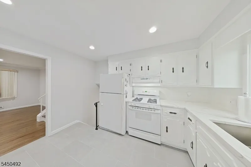 56 Eaton Pl Bloomfield, NJ 07003
