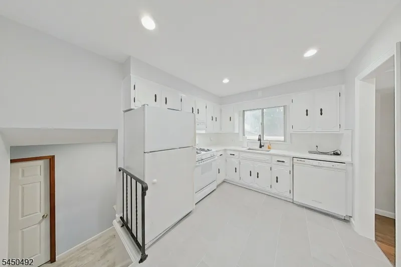 56 Eaton Pl Bloomfield, NJ 07003