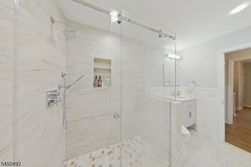 56 Eaton Pl Bloomfield, NJ 07003