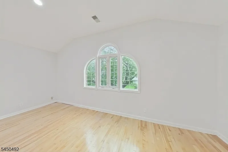 56 Eaton Pl Bloomfield, NJ 07003